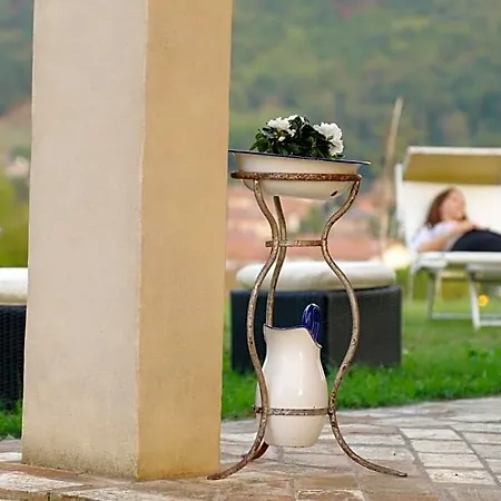 Bed and Breakfast Beb Montefratta 3*